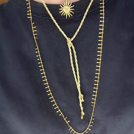 Collier long/chaîne de ventre lilie